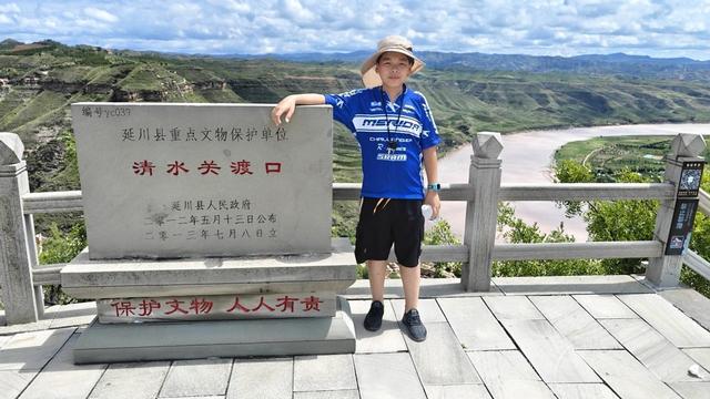 8月16日 星期六 一天见识了两个“黄河弯”（作者：小学俊男）