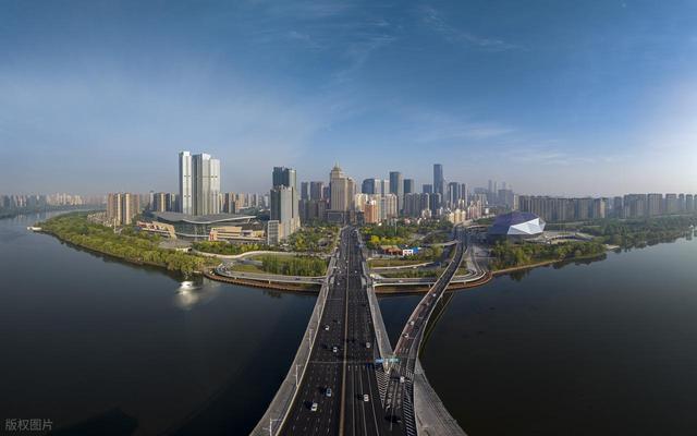 继大连之后，辽宁省又一“黑马城市”要起飞，比鞍山更有底蕴