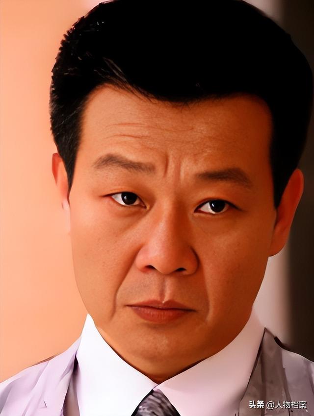 一妻一妾住楼上楼下，三人一同生活30多年	，71岁的寇世勋太离谱