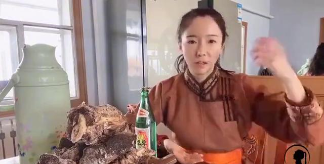 蒙古姑娘大方展体毛，乌黑浓密引热议，网友：太颠覆认知(4)