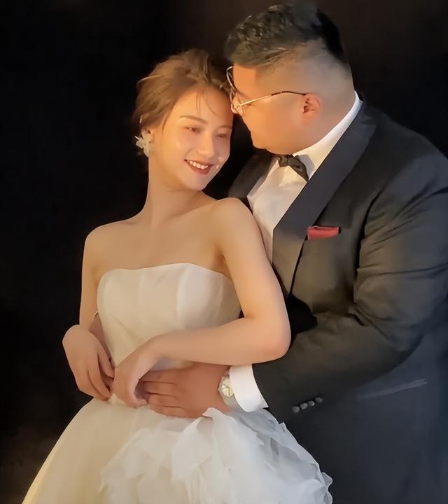 离婚一个月，猴哥前妻不再隐忍！公开回应被指小三，她不是软柿子