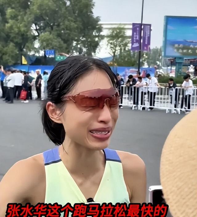 底裤被扒光！女护士夺冠，几乎每个月都在参赛，评论区被骂关闭