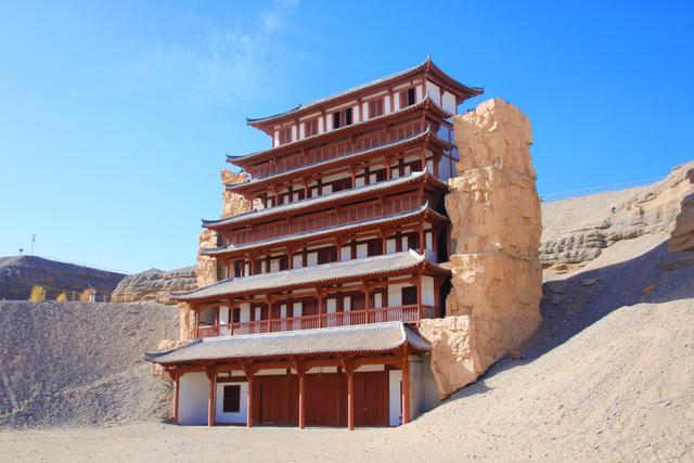 敦煌丝路遗产城，戈壁滩上的影视基地，看一场艺术与自然的盛宴