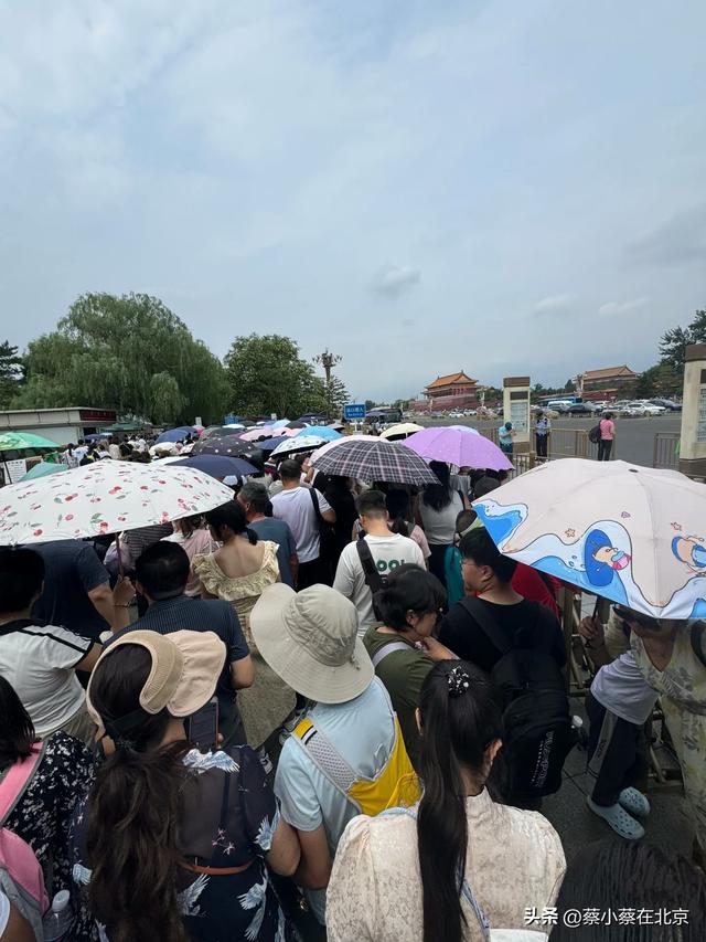 7月21日，北京天安门广场上发生的真实场景画面，我们一起看看吧