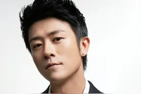 亲妈是导演，干妈是导演，20年都捧不红他，却在娶妻改名后火了图片