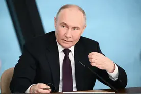 普京缺席，泽连斯基登场，一场错乱的二战纪念！捍卫胜利还看中俄图片