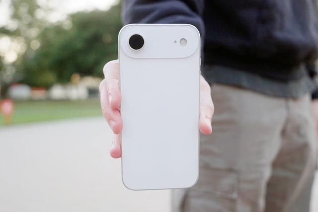 预约量和黄牛价对比：苹果iPhone17系列四款机型谁最受欢迎？