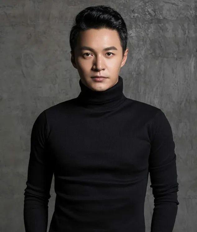 知名男演员被曝在景区打工，本人回应：“我也需要养家糊口”