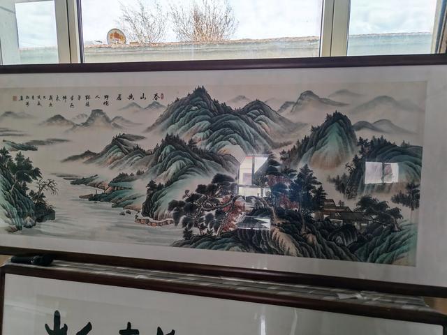 乌鲁木齐这民宿藏大招!百元住名家字画房,出门就能见艺术家