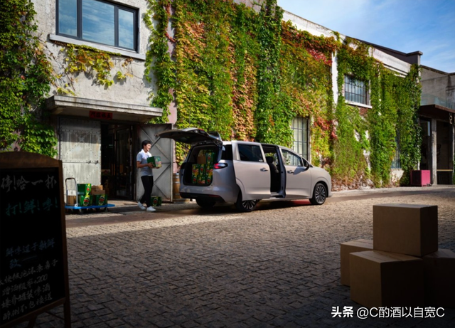 五菱神车密码：技术普惠与用户共生	，星光730再造现象级国民神车