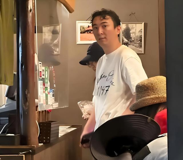 陪睡陪玩只是冰山一角！万达蒸发800亿后，王思聪再次传出大丑闻