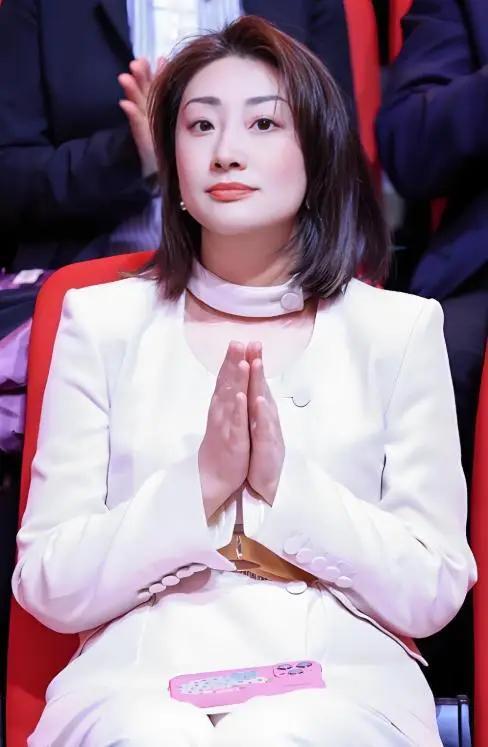难怪宗馥莉沉得住气，律师战绩显赫，仨底牌未出，宗老算盘恐落空