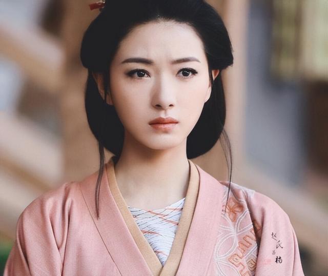 因长的太漂亮，七次拒绝导演“要求”被雪藏，43岁终凭实力走红