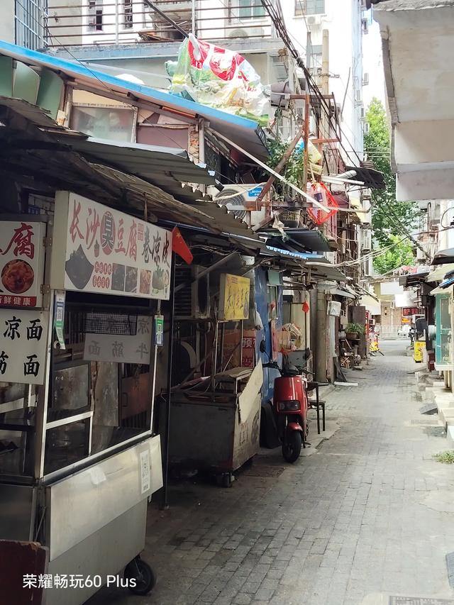 武汉是个大县城并非完全不实