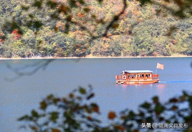 天池「初妆」，素颜静好