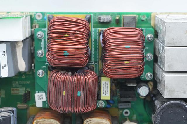 重达18斤的大块头，内部全是灰，麦格米特15kW充电模块拆解