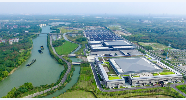 乌镇峰会启幕：世界互联网商会如何引领数智新航向？