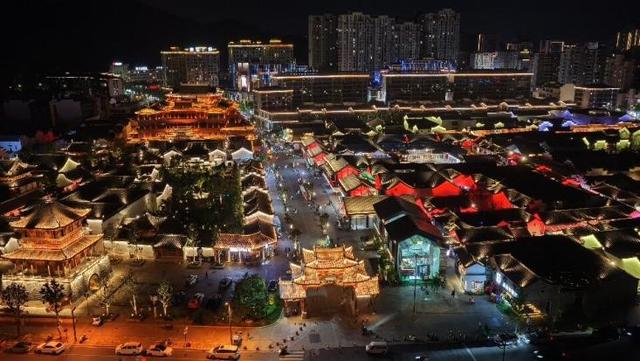 浙江省金华市武义县古城：夜色中的繁华盛景