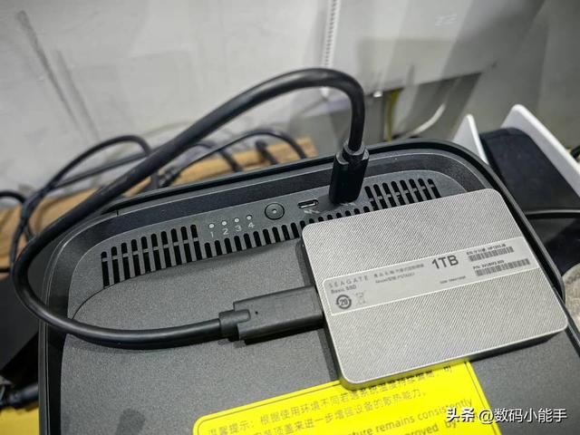 极空间Z425首发评测：顶级配置，性能炸裂，面向未来的AI NAS旗舰