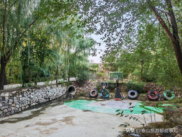 泰安：泰山脚下有一座神仙院子，石头屋里听风眠，老井边上找童年