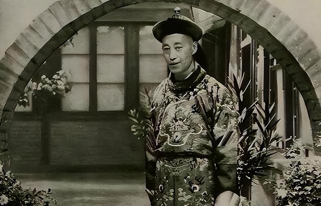 清朝最后一名太监回忆：妃子洗澡从不用手和避讳太监，十分侮辱人