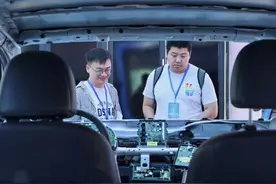 2024全国经济媒体巴中行丨铭诚微电子科技：用“芯”制造 小零件推动企业大发展图片