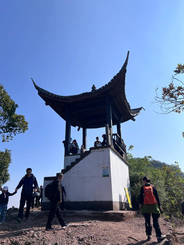 上天竺到云栖竹径，徒步9公里，感受一路秋意。