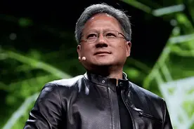 黄仁勋封神时刻！英伟达市值全球第一背后，创造历史的精明刀客图片