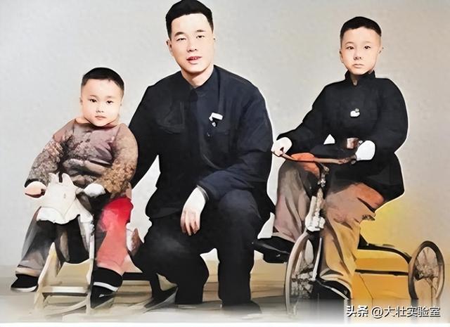 李鹏总理儿媳罕见留影，五官端正长相大气，爷爷功勋卓著比肩元帅