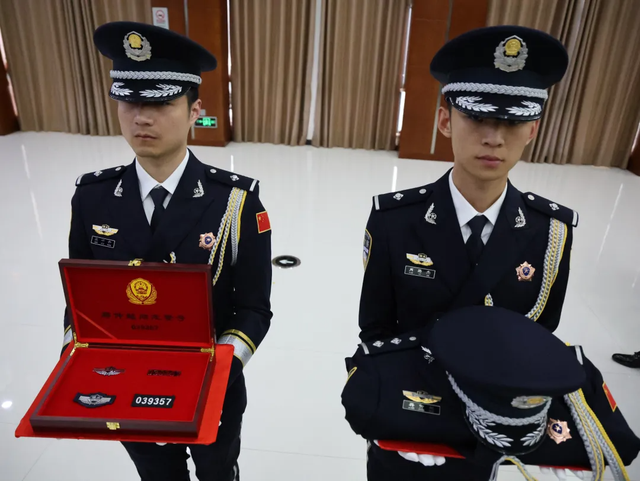 警号039357，封存！