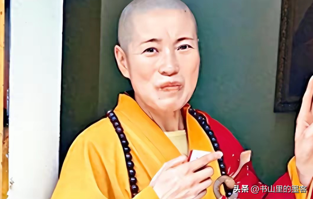 白天念经晚上蹦迪！风流尼姑释智定，东窗事发时，屋里还藏着假发