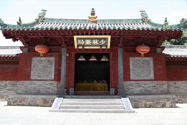 少林寺换方丈已1个月，9990元高价香刚被摒弃，就有恶心一幕出现