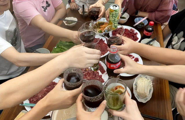 10人聚餐9人开溜后续：组局者失联，当事人反悔，下场大快人心