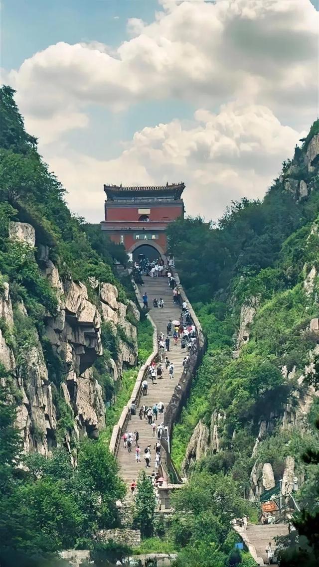 中国收入最高的十大景点