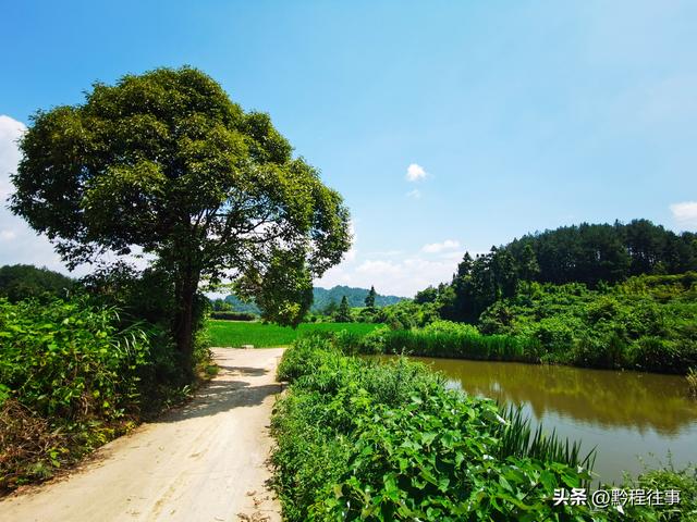 老人岩与磨刀岩：走过万仞崖壁之间不足一尺宽的险峻小道