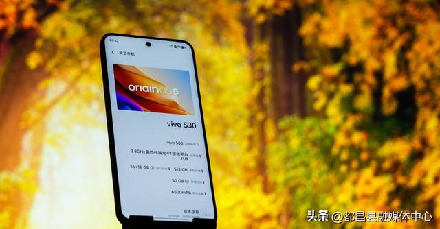 3000内公认“拍照好颜值高”的5款手机，8月重点考虑，拍照很清晰