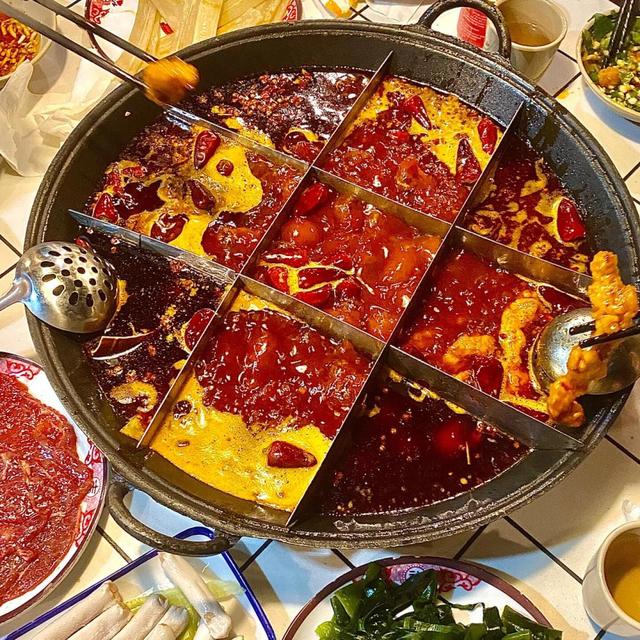 舌尖上的中国：十大美食之都的饕餮之旅