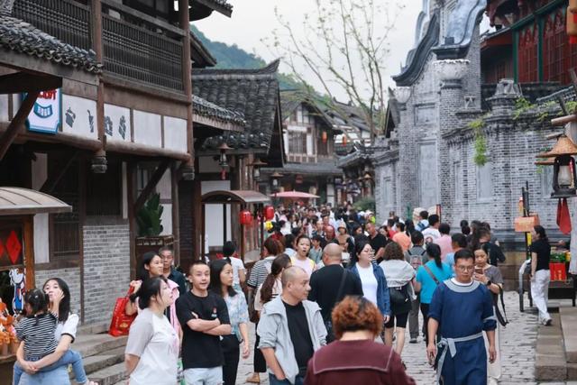 庆中秋双节假期盘点：文旅盛宴绘就团圆画卷