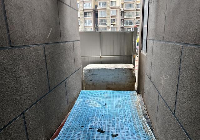 11岁男孩坠井身亡后续：母亲痛哭无法接受，爷爷70岁才得宝贝孙子