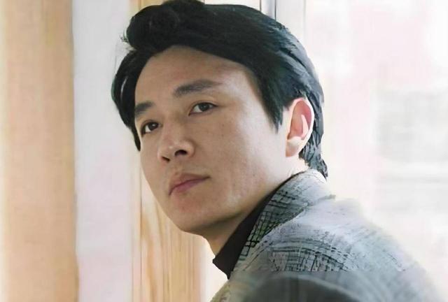 原来他早已去世，15岁演戏44岁走红，47岁患癌离世，哥哥是熟面孔