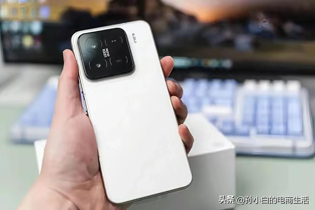都是3199元，小米15和一加13哪个更强？该怎么选？