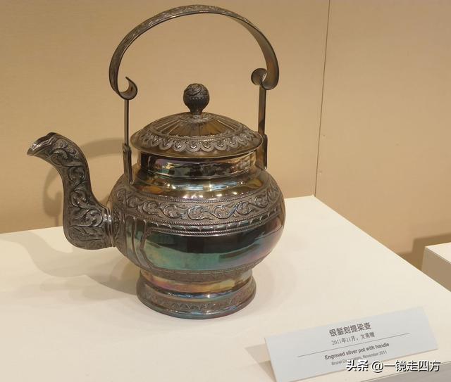 在北京的中央礼品文物管理中心看“一国一物一风情”展览