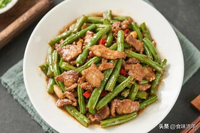 铁锅猛火炒出的四季豆炒肉！脆嫩挂汁香到跺脚，干饭人连吃3碗