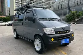 低成本自驾游，5座五菱之光改装小床车，1.0L排量的迷你露营车图片