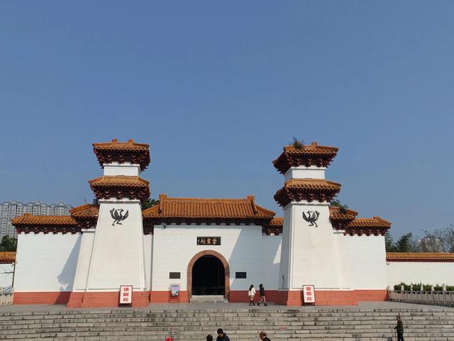 2025北京到海南行程第四天:从东到西游南阳,走现代路看古代景