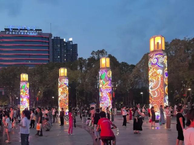 广元不远 周末优选 | 白天热到不想出门？玩法上新，来给利州比个“Yè”！
