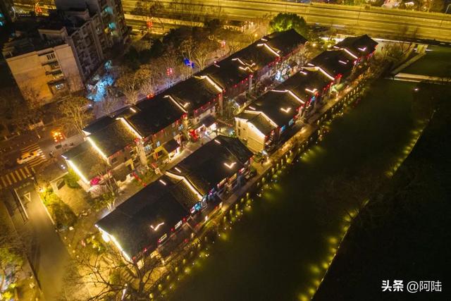 经历几十年的冷冷清清，杭州三河交汇处的老街终于变得熙熙攘攘