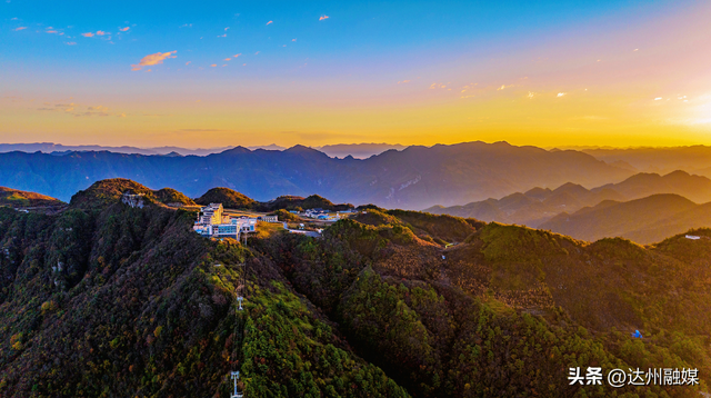 错过等一年！巴山大峡谷秋色刚开场，彩林已美成仙境！