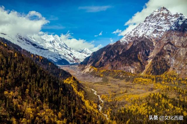 挖到国内巅峰秋景！半山秋色半山雪，不来西藏这里真的亏大了！