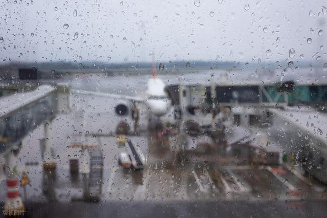 山西恼人秋雨半个月，半程长假旅游泡了汤，北方变水乡南方变沙漠